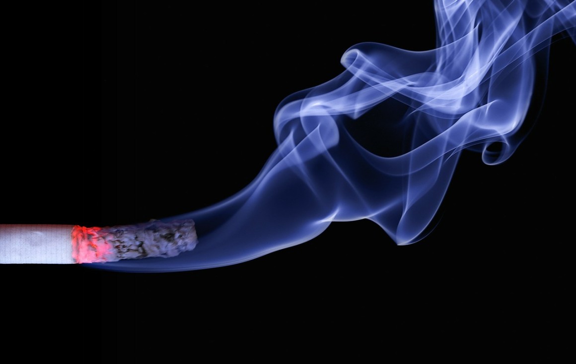 can you smoke a cigarette in public Public spaces are meant to be safe, clean, and comfortable for everyone.  Smoking in public areas is an offence and may attract penalties under public  safety regulations. ELCITA urges all citizens and