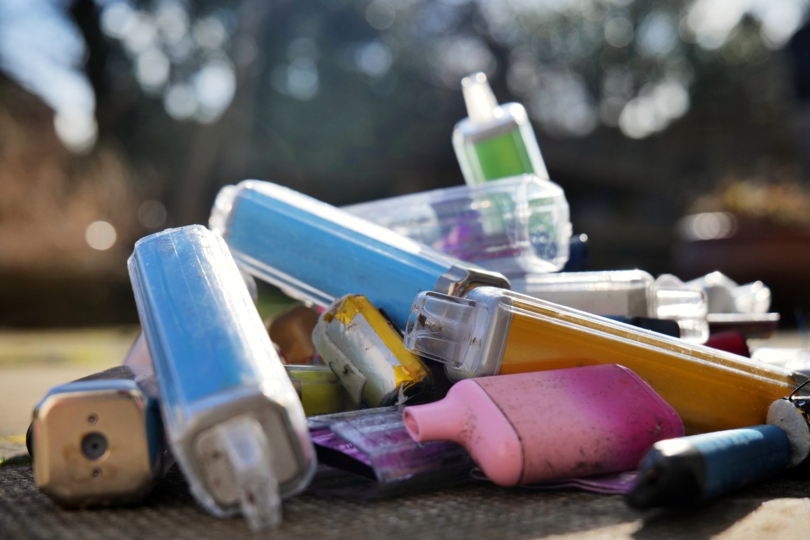 discarded vapes
