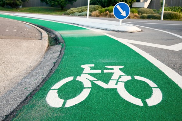 photo of cycleway alongside traffic