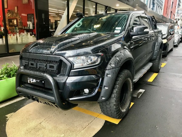 Double cab ute overhanging parking space 
